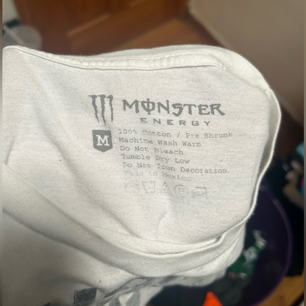 Medium white monster energy tee shirt - Picture 3 of 3